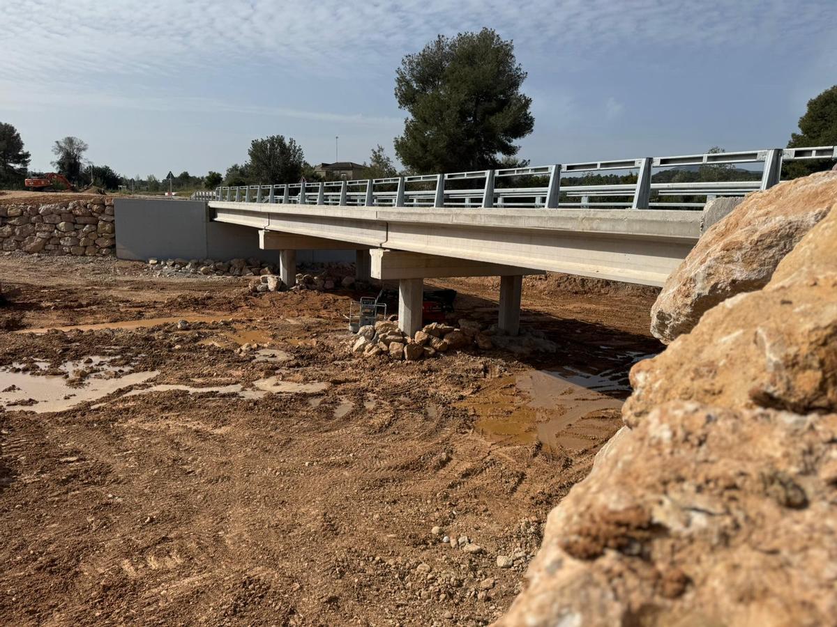 El nuevo puente de Pedralba ya operativo.