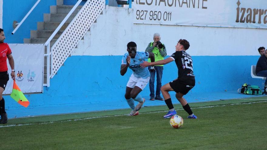 El Coria rescata un punto