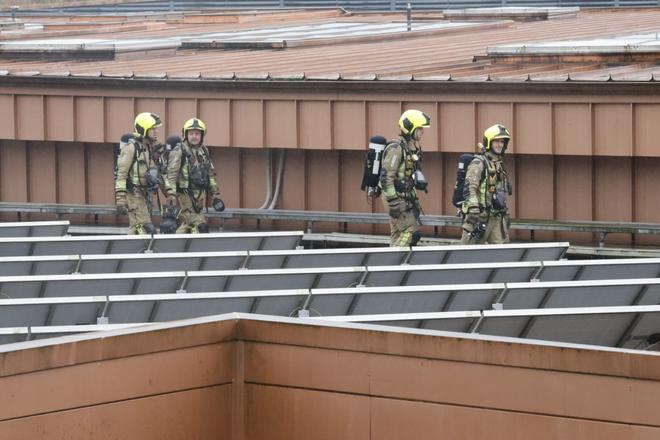 Un incendio en el centro comercial de As Cancelas obliga a evacuar el edificio