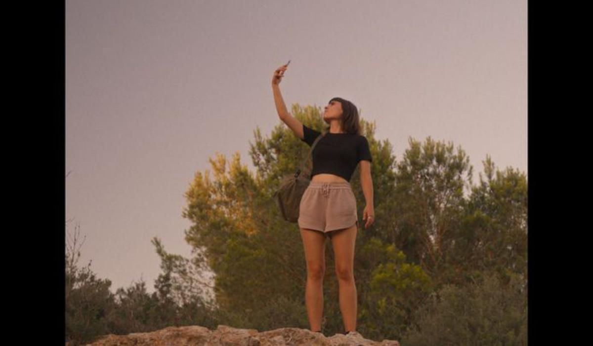 Fotograma con la actriz protagonista, Jone Laspiur. | IMAGEN PROPORCIONADA POR PABLO ROSO