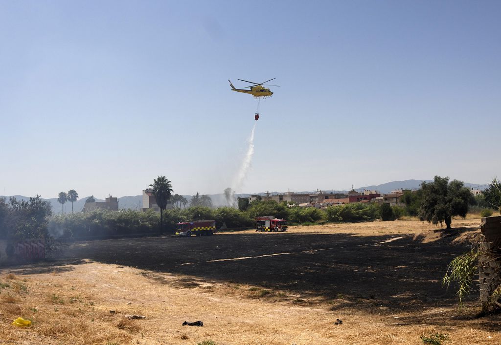 Las imágenes del incendio que ha obligado a desalojar un convento en Guadalupe