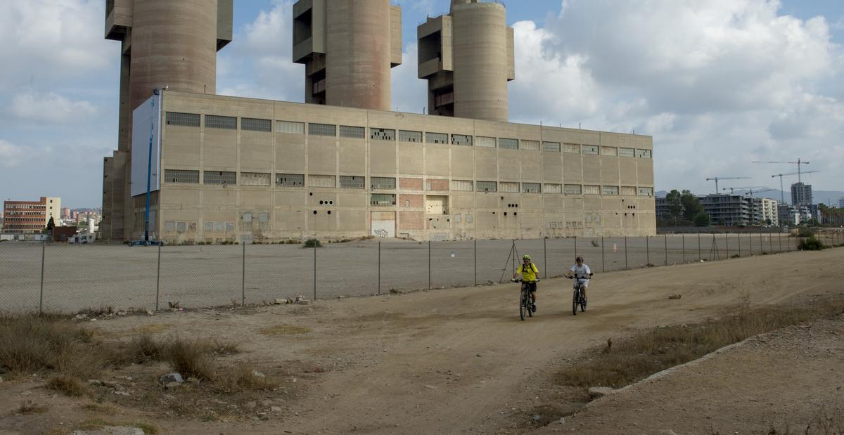 La Generalitat acorda amb Endesa apropiar-se ja d’una part de les Tres Xemeneies