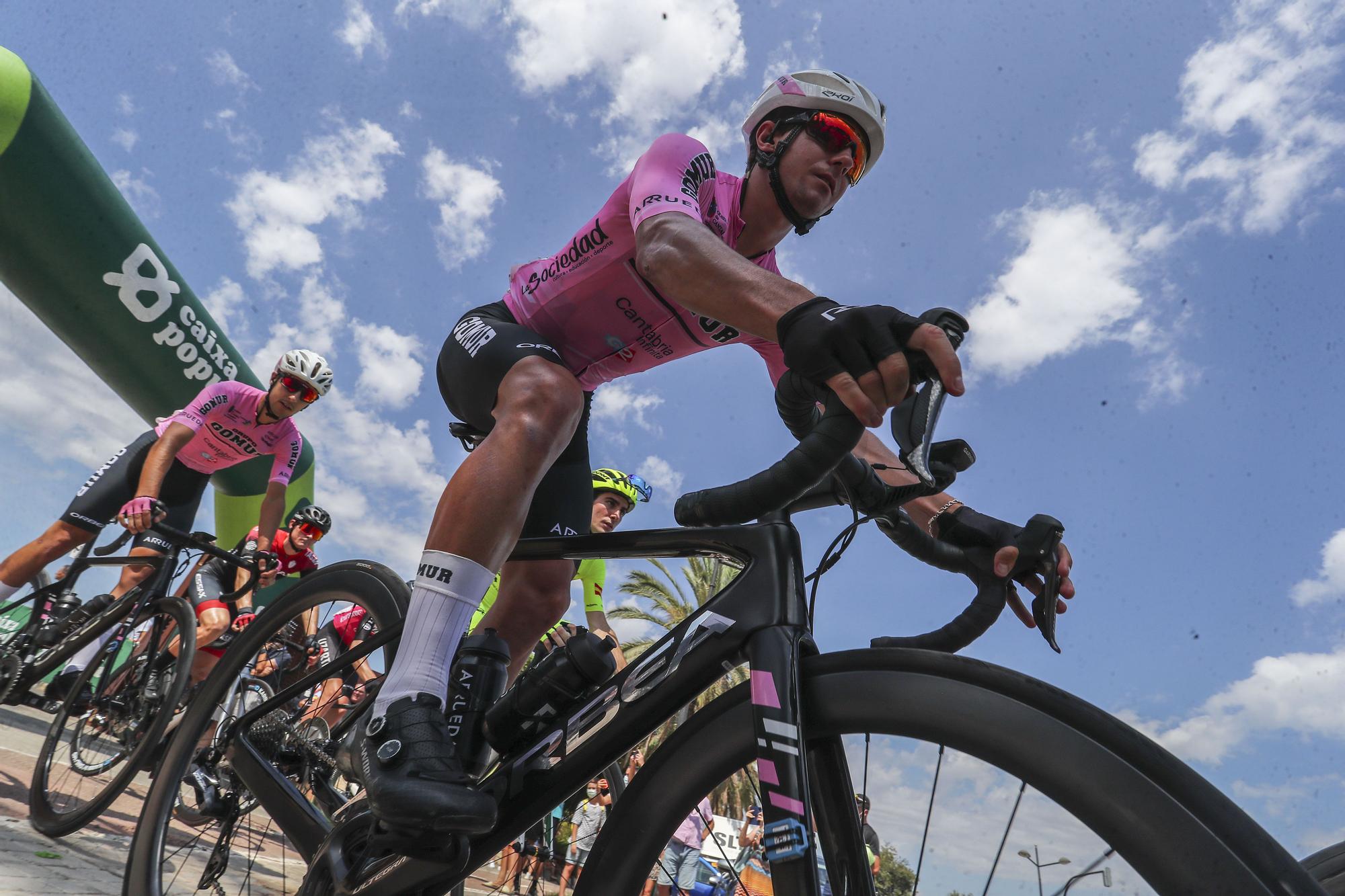 Salida de la Volta Ciclista a la provincia de Valencia