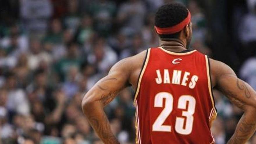 Lebron James torna a Cleveland.