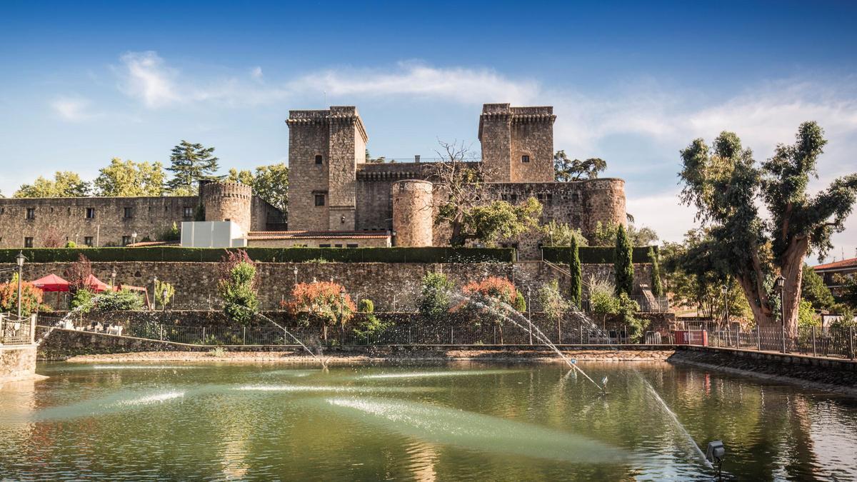 Castillo de Jarandilla de la Vera,  residencia del emperador Carlos V y actual parador.