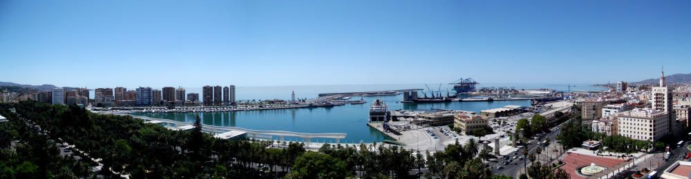 Vista del puerto y el Paseo del Parque