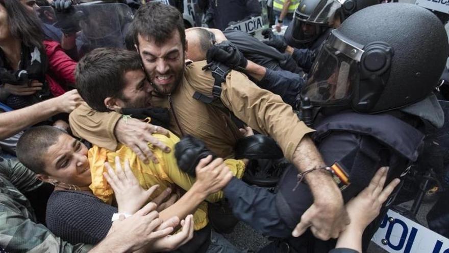 Una de les càrregues policials del passat dia 1 d&#039;octubre.