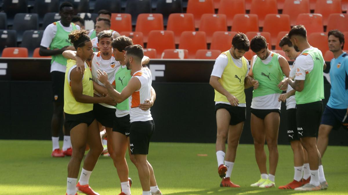 El Valencia CF ya trabaja en Mestalla el primer partido de LaLiga