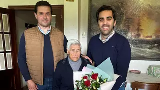 Esperanza Cao Blanco, la vecina de Deixebre que llega a los cien años con retranca y andando dos kilómetros al día
