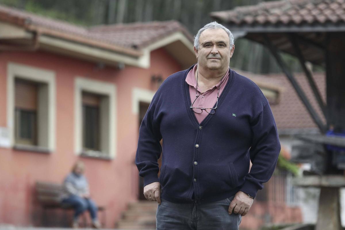 Manuel Ángel García en su casa, en Fresno