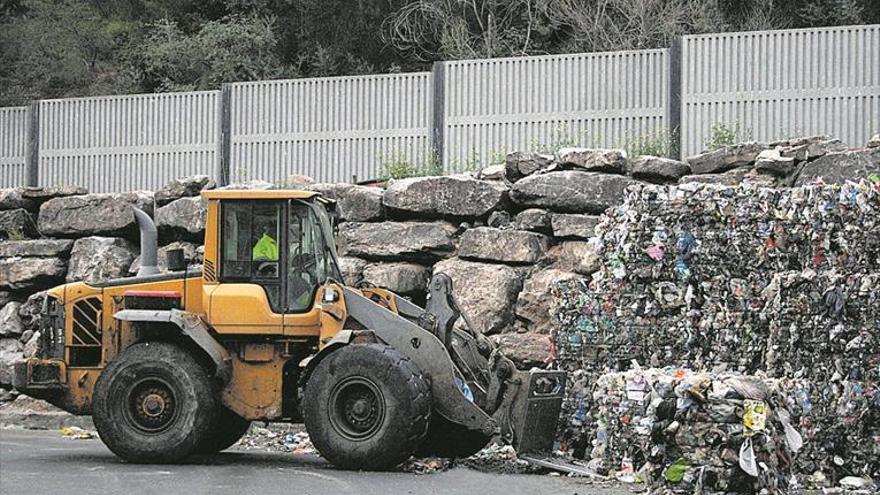 El caso del bebé hallado muerto en la planta de Reciplasa, sin solución