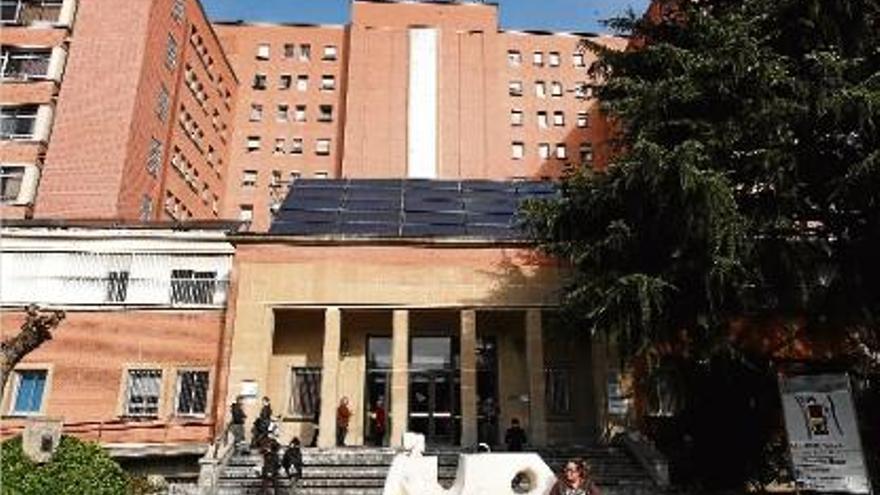 Façana de l&#039;Hospital Josep Trueta, l&#039;hospital més ben valorat segons els usuaris de l&#039;ICS.