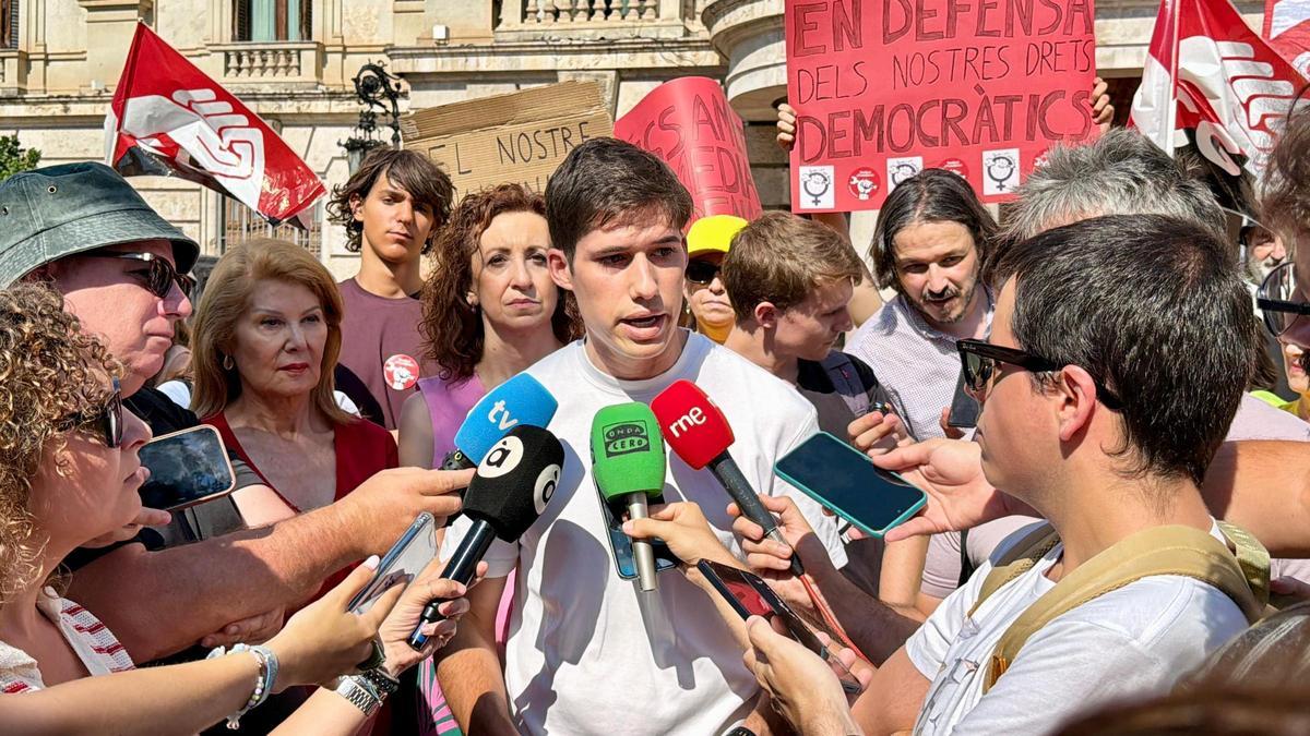 El portavoz socialista Borja Sanjuan