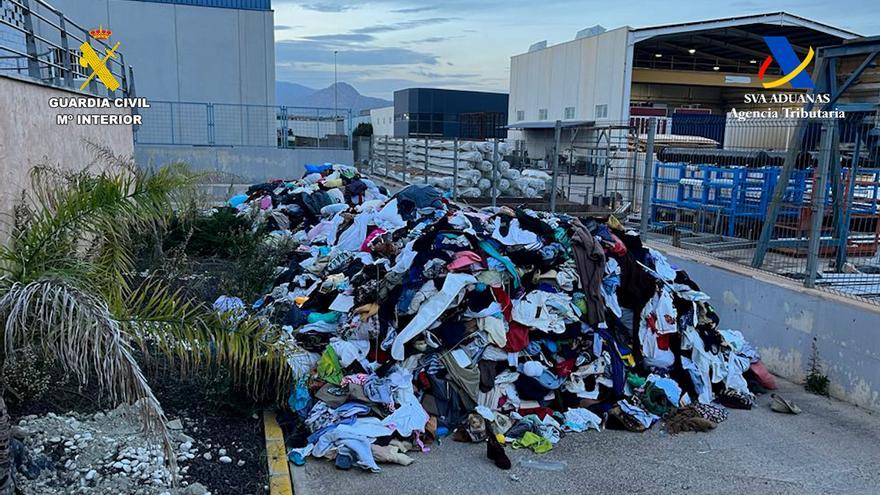 Incautados 560 kilos de hachís oculto en un contenedor de ropa usada en Gran Canaria