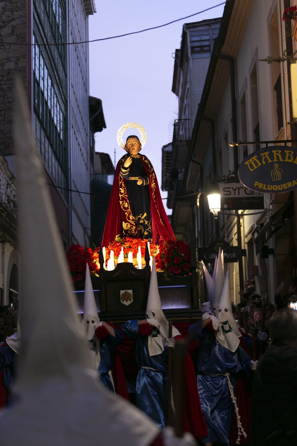 EN IMÁGENES: Así fue la procesión del Encuentro en Avilés