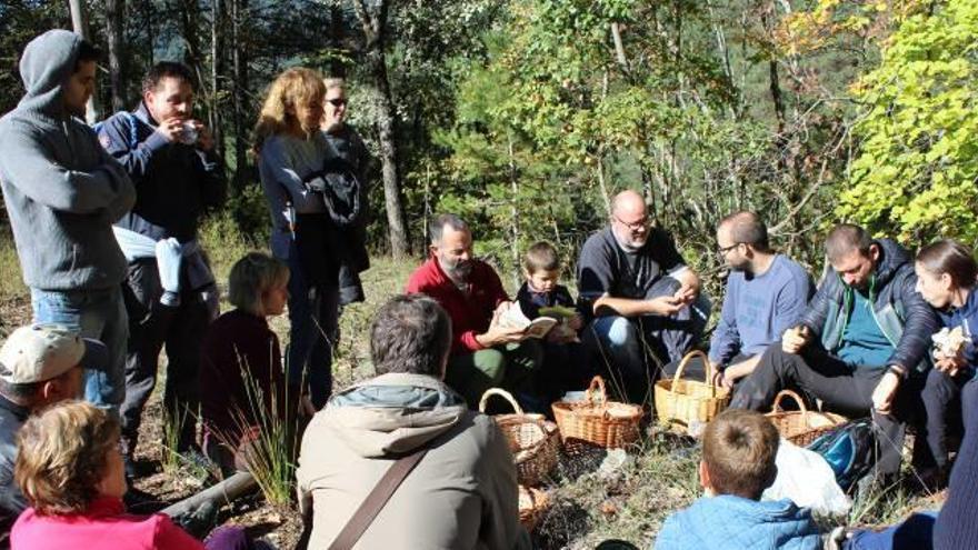 La sortida micològica recull una bona varietat d&#039;espècies al Monegal