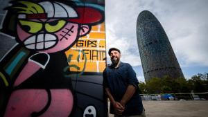 Marc Garcia, en uno de los muros que forman parte del proyecto Murs Lliures, el pasado viernes