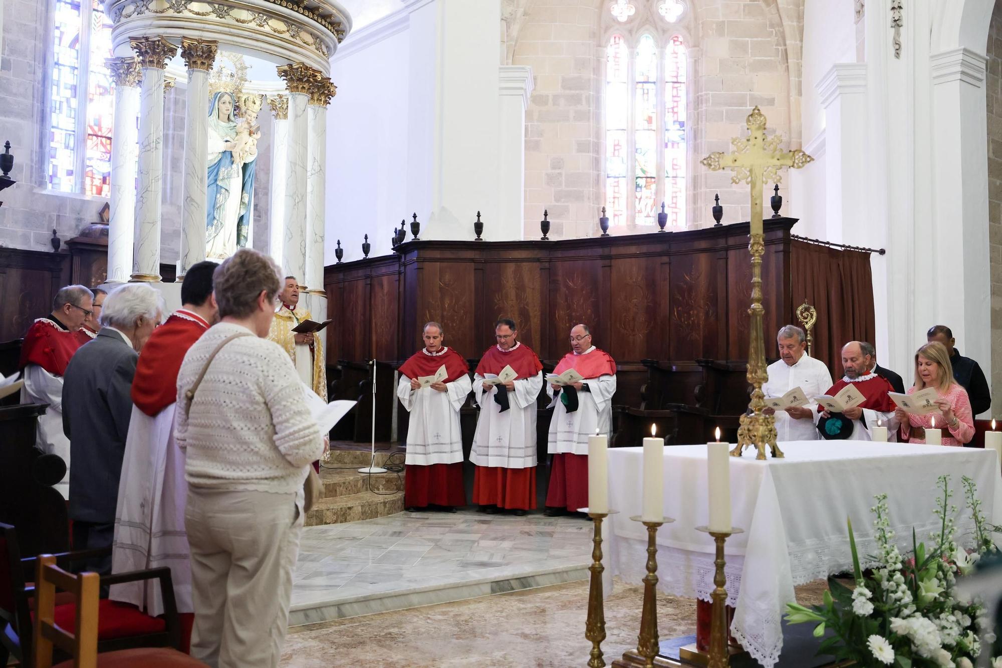 Galería: Toma de posesión de los nuevos canónigos de la Catedral de Ibiza