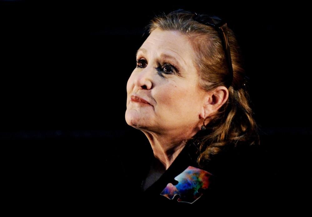 La actriz estadounidense Carrie Fisher, conocida por su papel de la princesa Leia en "Star Wars", falleció hoy a los 60 años.