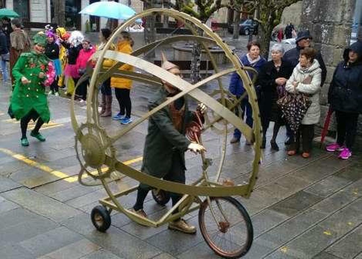 Un participante en el desfile de Cuntis.