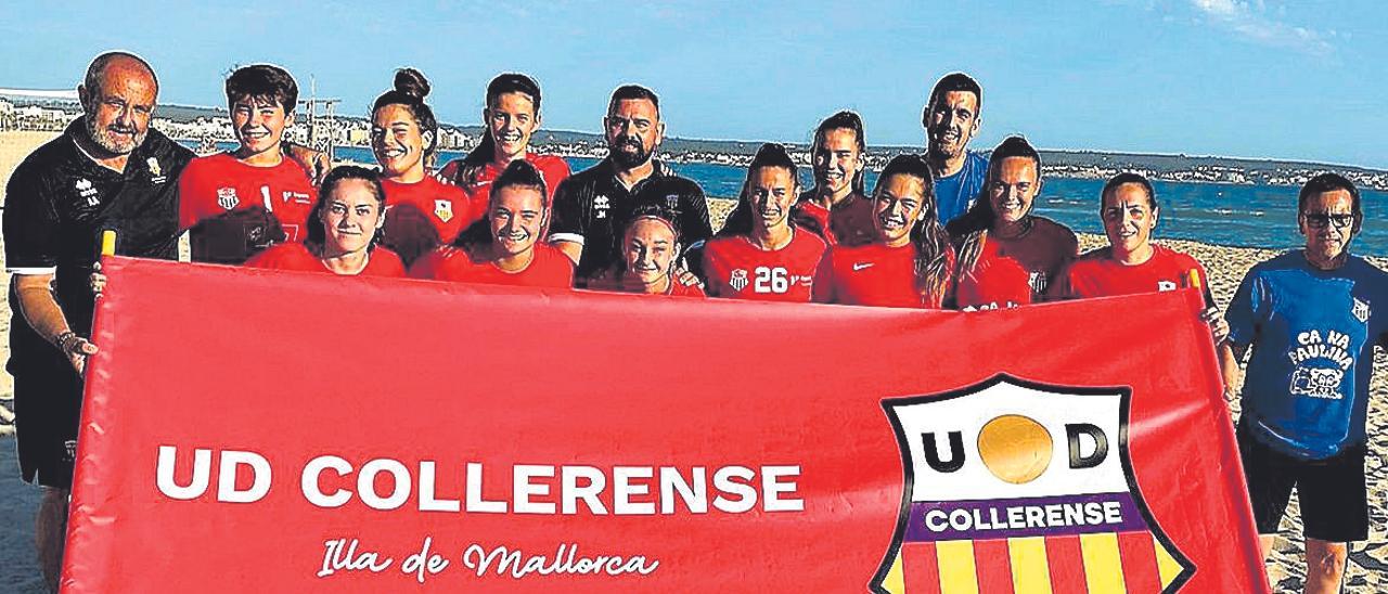 El Collerense Illa de Mallorca femenino de fútbol playa posa en s’Arenal.