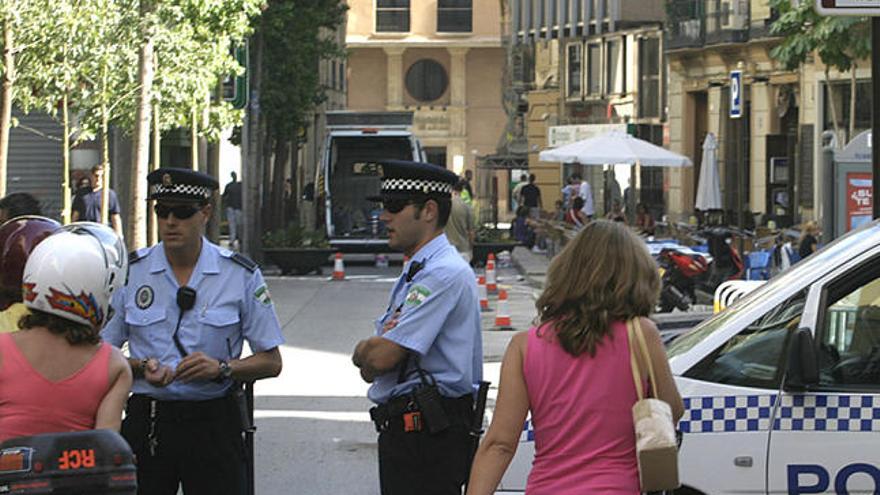Sin carné. La policía ha reforzado los controles desde mayo.