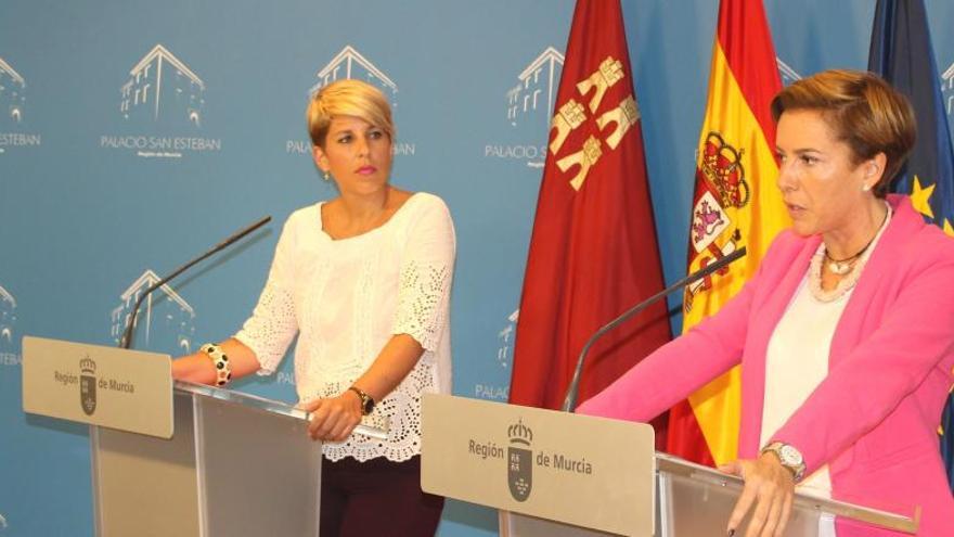 Noelia Arroyo y Adela Martínez-Cachá.