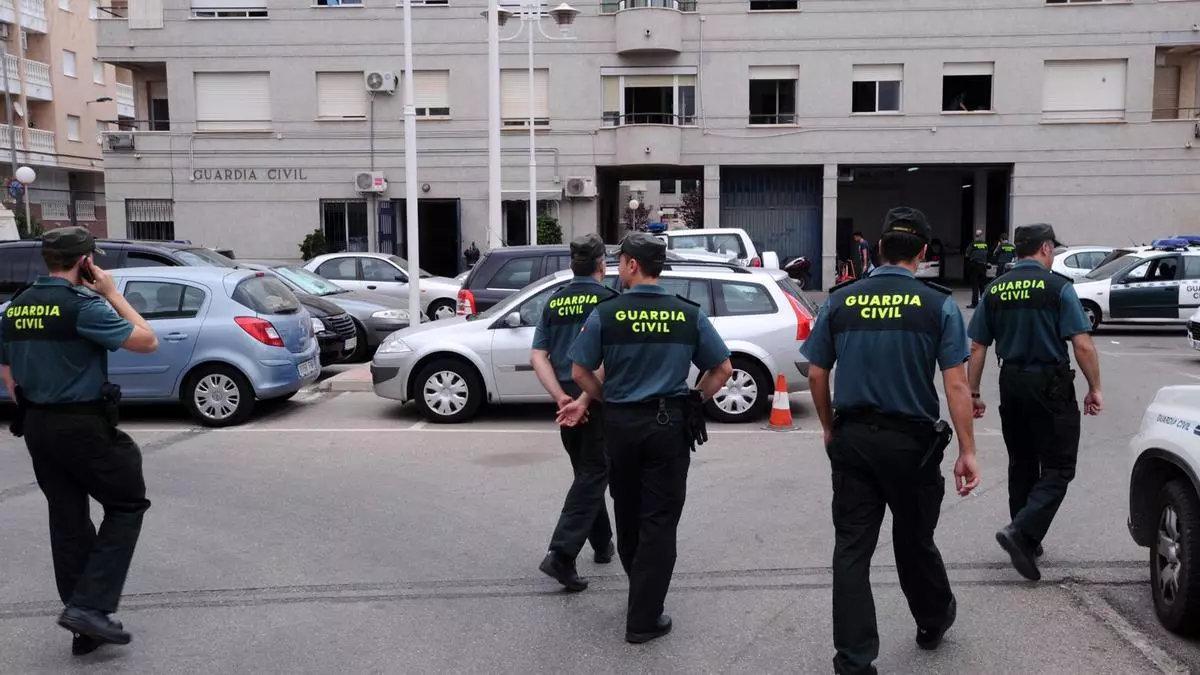 Cuartel de la Guardia Civil de Torrevieja en el que se encuentra detenida la mujer, en una imagen de archivo.