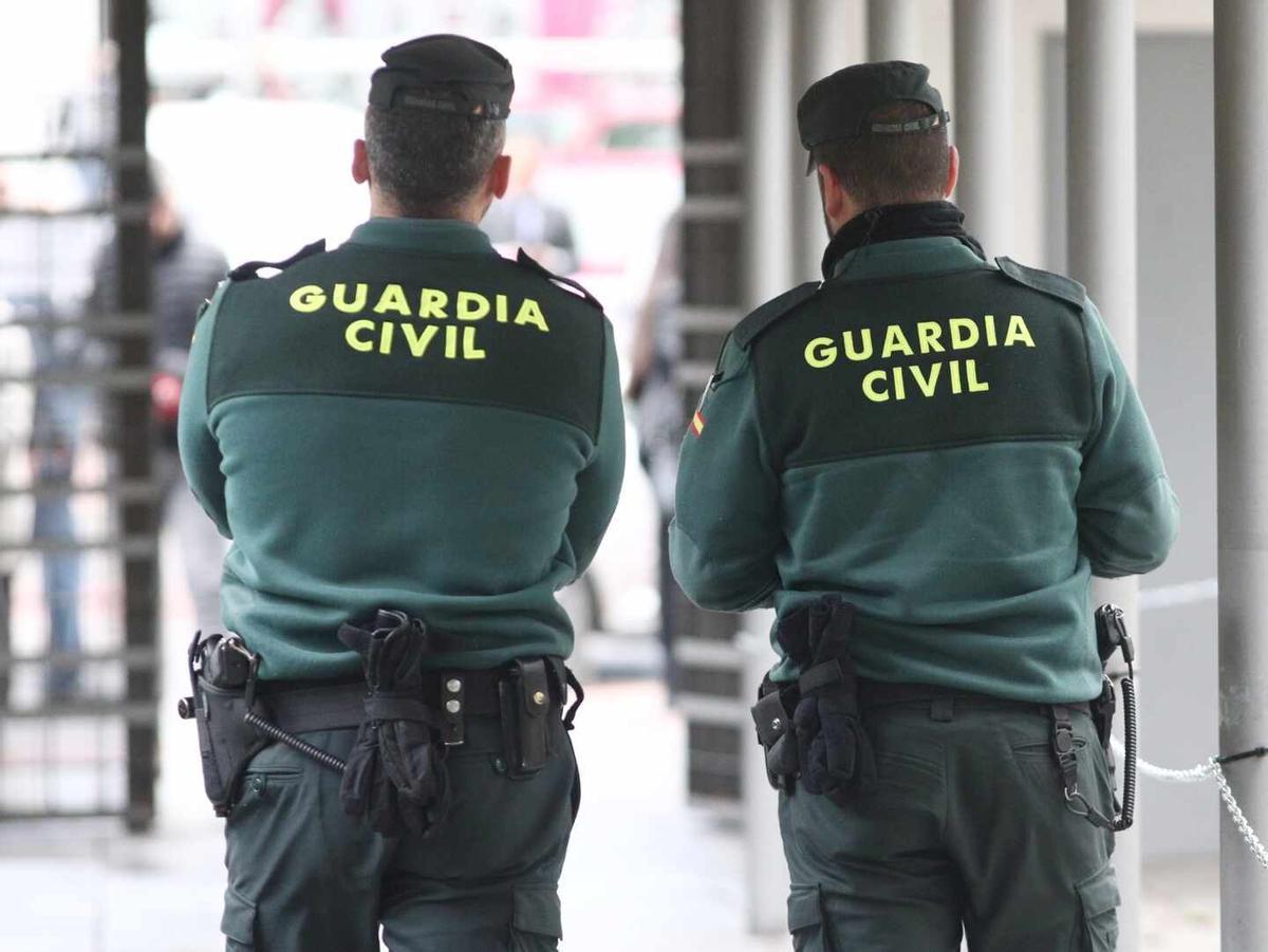 Dos agentes de la Guardia Civil, archivo.