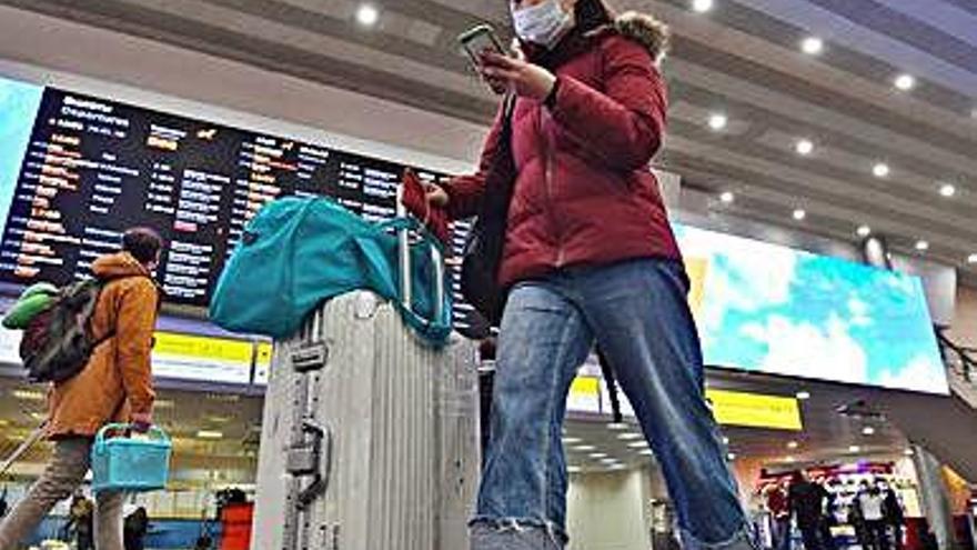 L&#039;alerta pel virus dispara els controls als aeroports