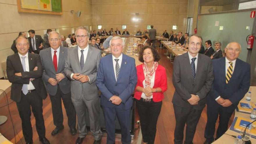 Asamblea de la CRUE con Segundo Píriz al frente (tercero por la izquierda). // Xoán Álvarez