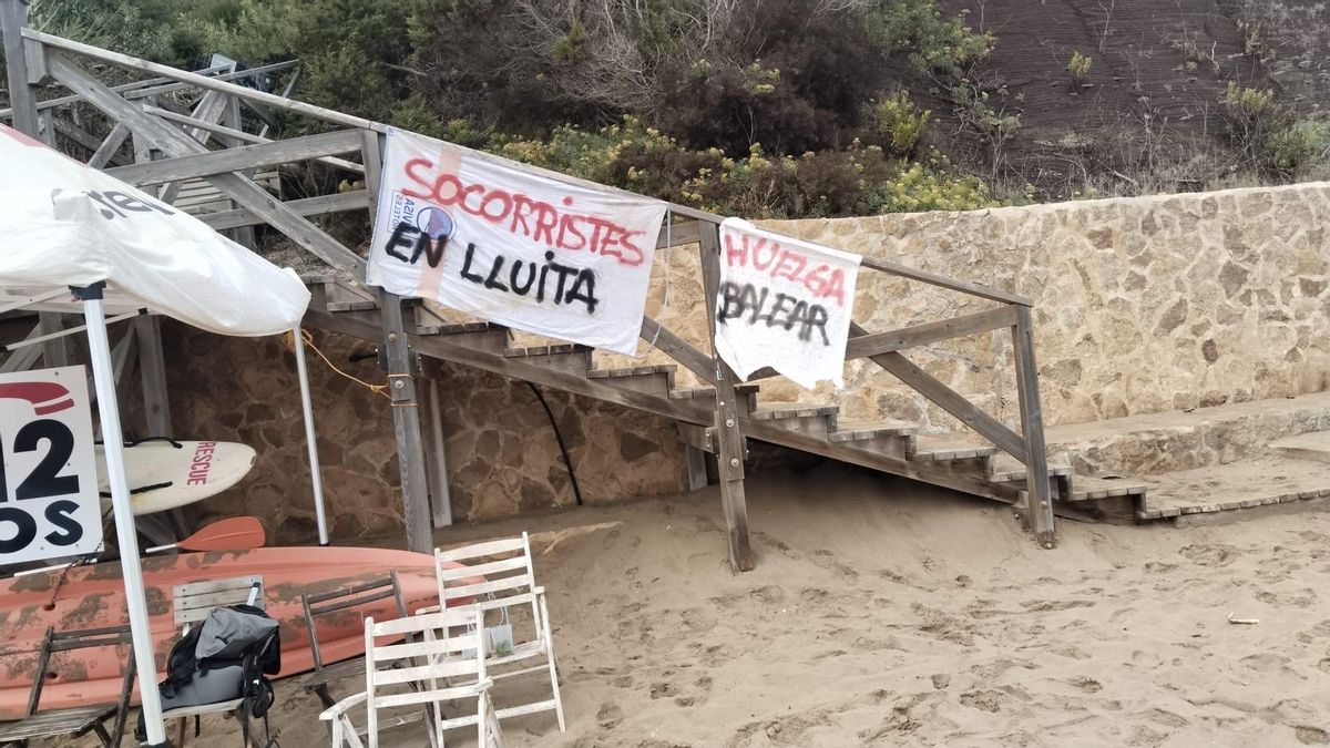 Los socorristas de Ibiza no descartan iniciar la próxima temporada turística en huelga si no se alcanza un acuerdo