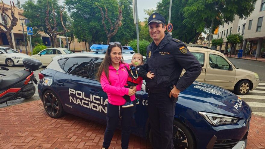 El &quot;pequeño gran milagro&quot; de un policía fuera de servicio que salvó la vida a un bebé que se estaba ahogando en Murcia