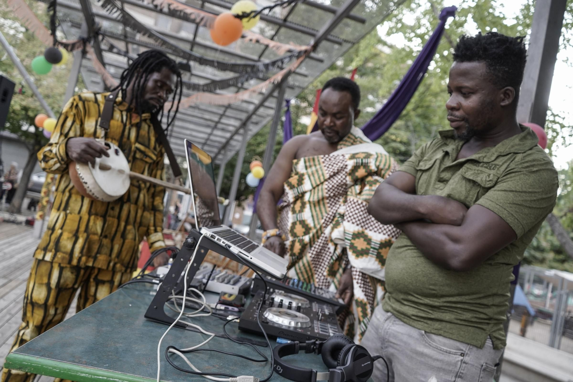 Totes les imatges de la festa solidària de la comunitat de Ghana