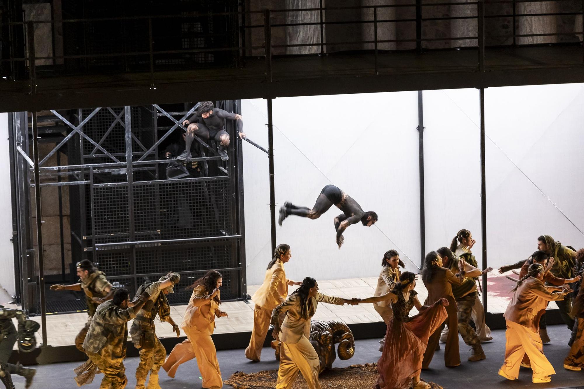 Una gran Medea operística levanta el telón imaginario del festival de teatro de Mérida