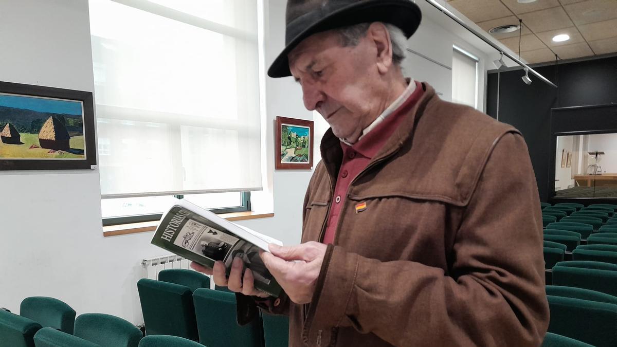 Albino Suárez, con su nuevo libro en el Cidan