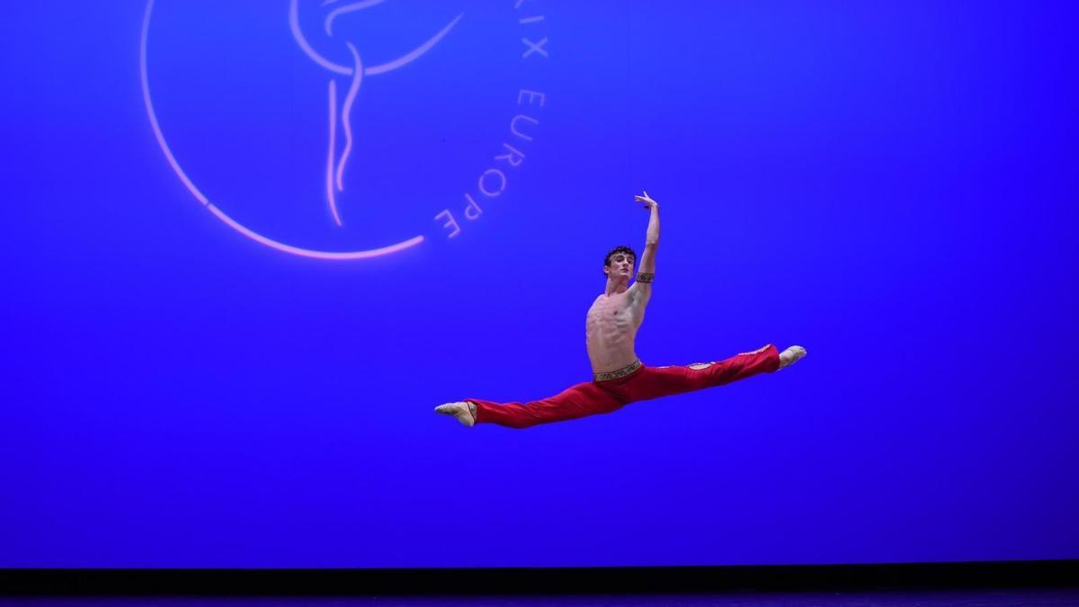 Alejandro Tirado, joven bailarín de Badajoz, durante su último concurso.