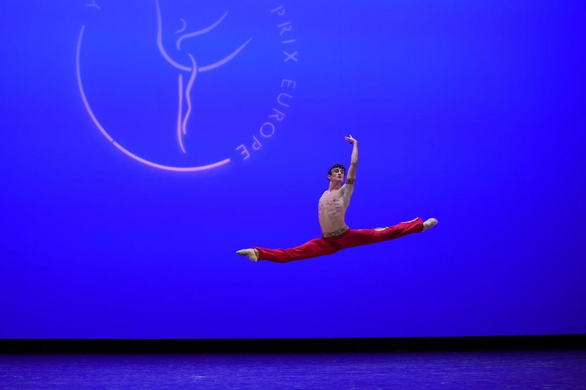 Alejandro Tirado, joven bailarín de Badajoz, durante su último concurso.