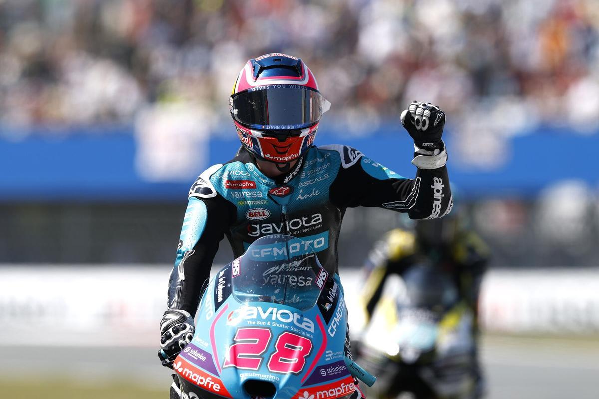 Assen (Netherlands), 28/06/2026.- Maximo Quiles of Spain on his KTM celebrates the victory during the Moto3 race during the Motorcycling Grand Prix of the Netherlands at TT Circuit in Assen, the Netherlands, 28 June 2026. (Motociclismo, Países Bajos; Holanda, España) EFE/EPA/VINCENT JANNINK