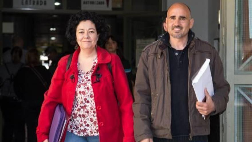 David Rodríguez y Raquel Pérez tras declarar en Alicante el pasado marzo por el viaje a Cuba.