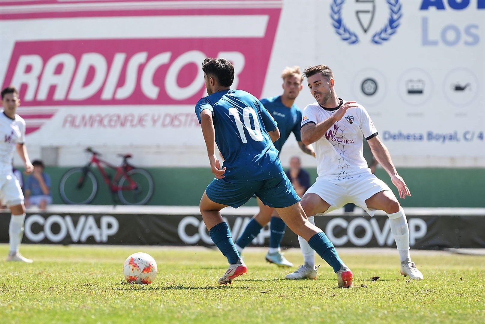 Las imágenes del derbi de Tercera entre el Pozoblanco y el Córdoba CF B