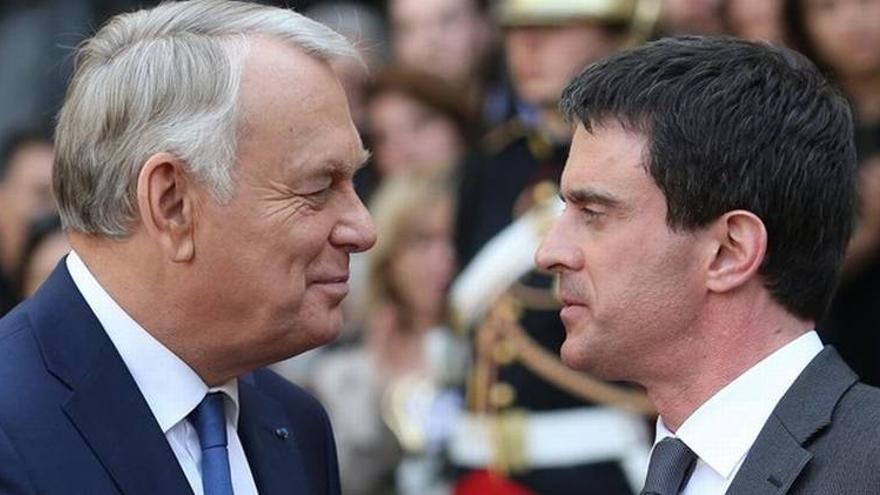 Valls promete ir &quot;más lejos y más rápido&quot; en el giro a la derecha marcado por Hollande