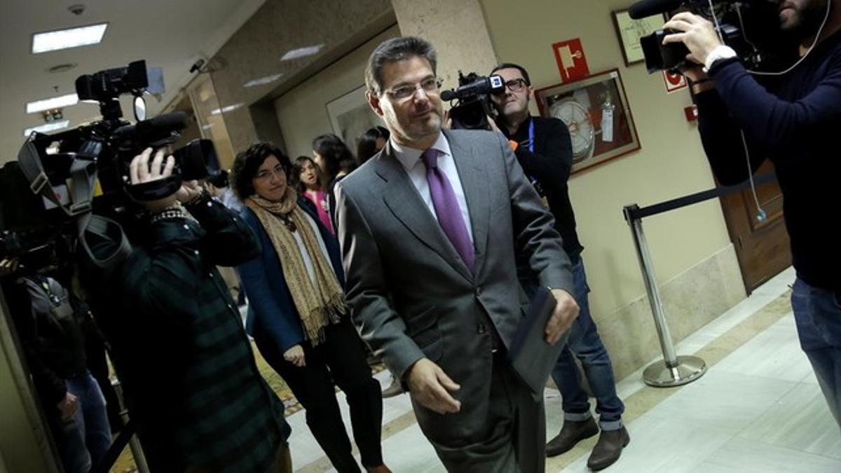 El ministro Rafael Catalá acude este martes a recoger su acta en el Congreso.