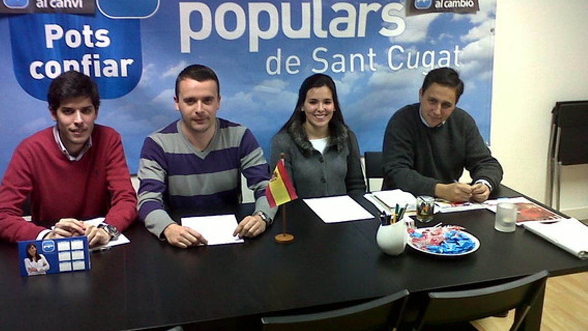 Ignacio Fuentes Albesa (izquierda), junto a otros tres dirigentes de las juventudes del PP del Vallès.