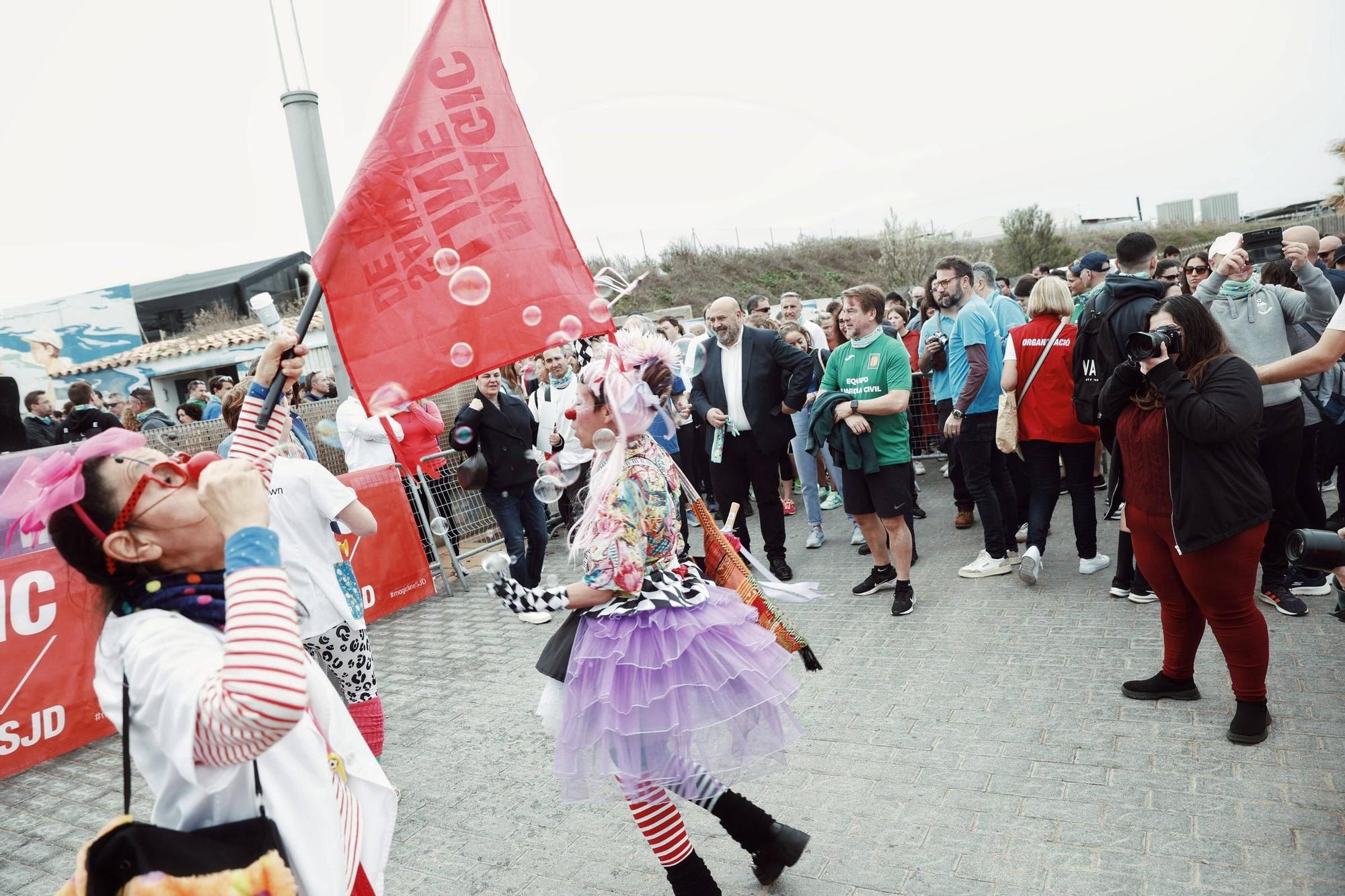 Cerca de 1.200 personas llenan las calles de Palma en la octava edición de la Magic Line Sant Joan de Déu Mallorca