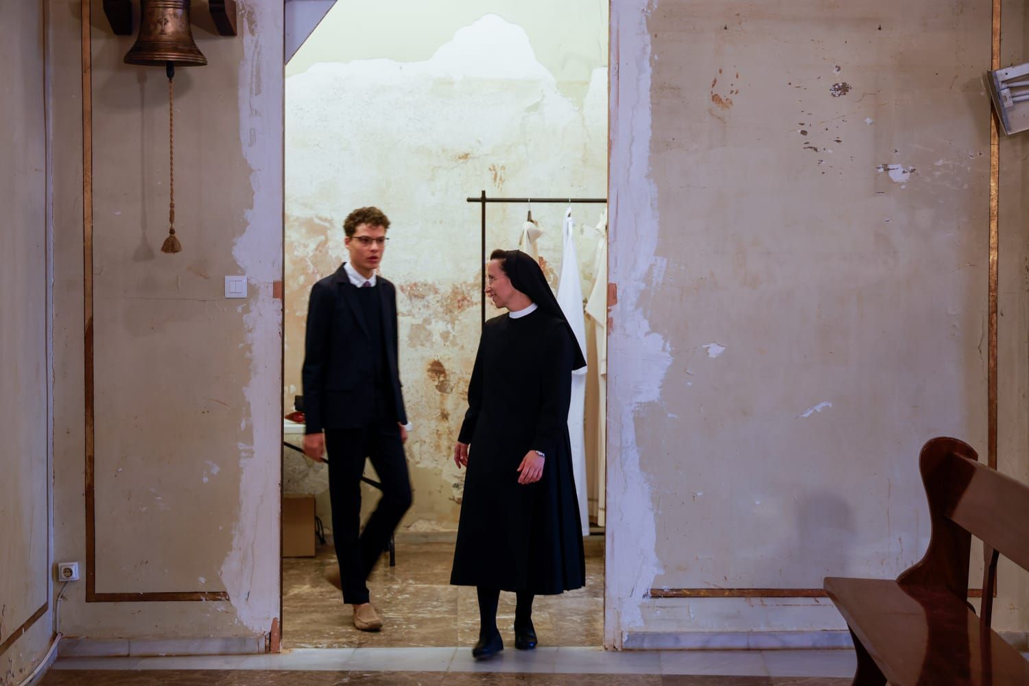 Primera misa en la parroquia de Picanya tras el paso de la dana