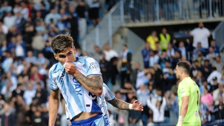 Joaquín y Chupe se visten de héroes para amarrar al Málaga CF al play off (2-1)