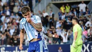 Joaquín y Chupe se visten de héroes para amarrar al Málaga CF al play off (2-1)