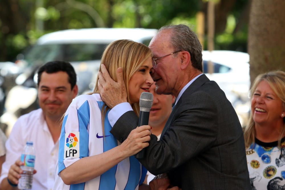 La presidenta de la Comunidad de Madrid protagoniza la jornada de los populares en la capital con actos en el Centro Histórico