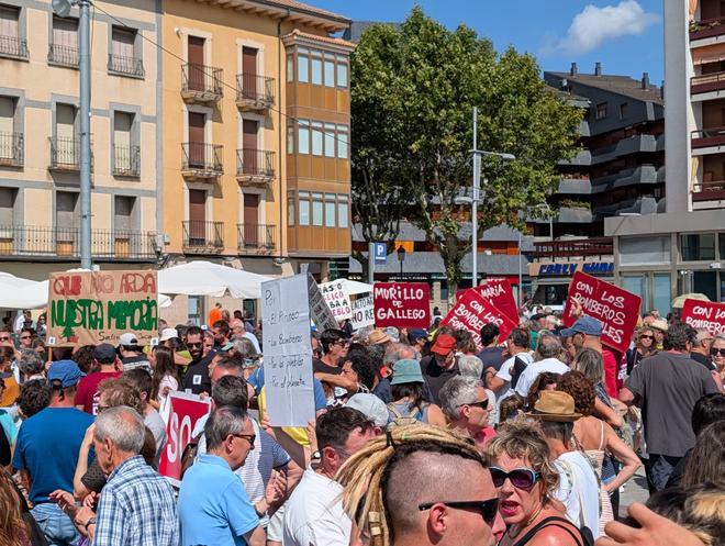 Manifestación en Jaca para exigir responsabilidades políticas por el incendio de Las Peñas de Riglos.